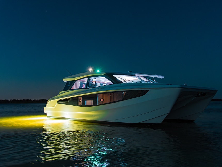 Aquila Couple Launch E6 - 860 x 650
