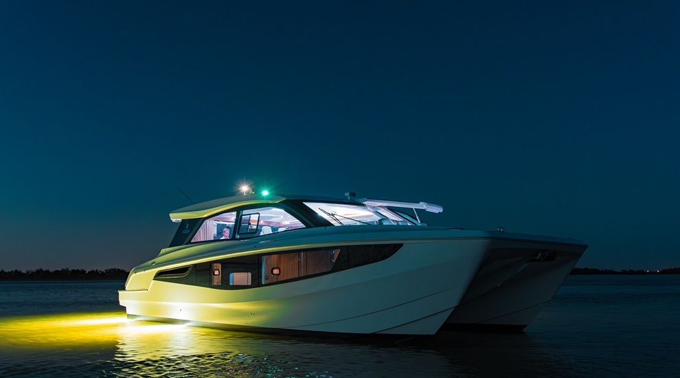 Aquila Couple Launch E6 - 990 x 560